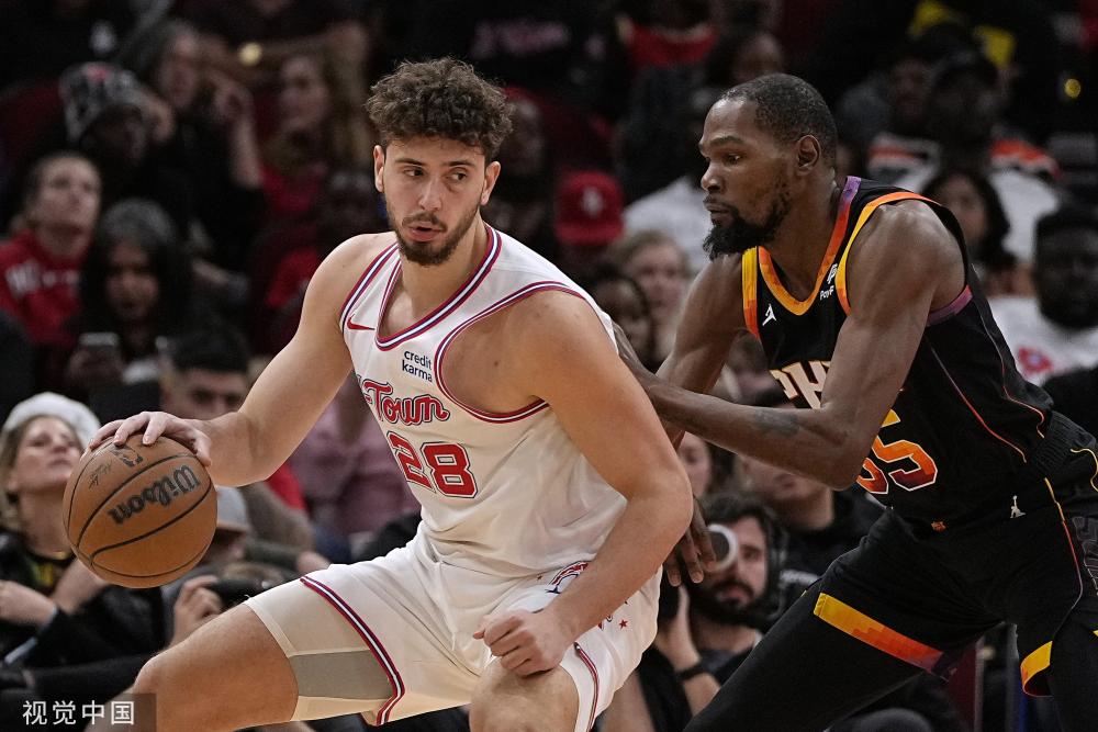 王健談崔永熙表示小崔目前只參加了兩場G聯賽 只要能夠持續進步就是好事.